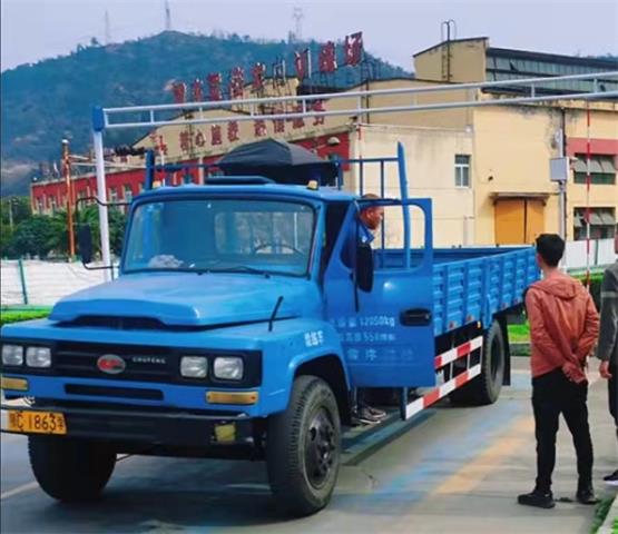 十堰哪个驾校可以考A1A2A3B1B2驾照-十堰大车驾校